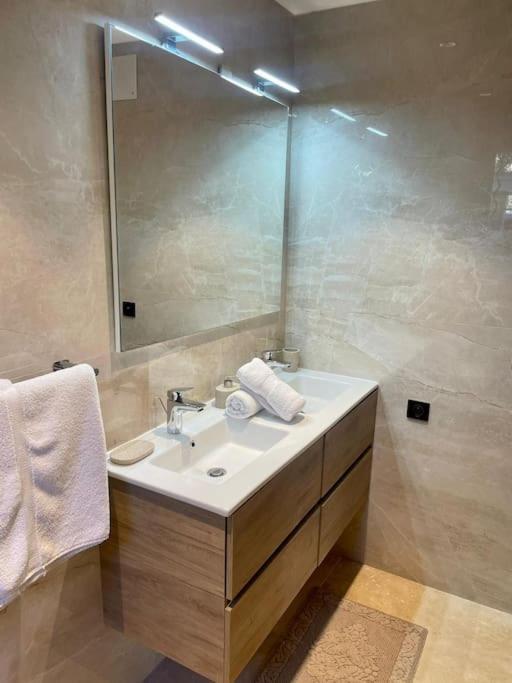 Superbe Appartement Pres De La Plage Et Du Centre Ville سان تروبيه المظهر الخارجي الصورة